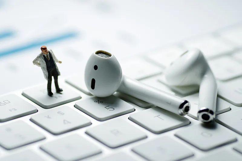 帶耳機危害有哪些，會影響聽力嗎？三大傷耳習慣及危害解析-第1張圖片-文巢好物